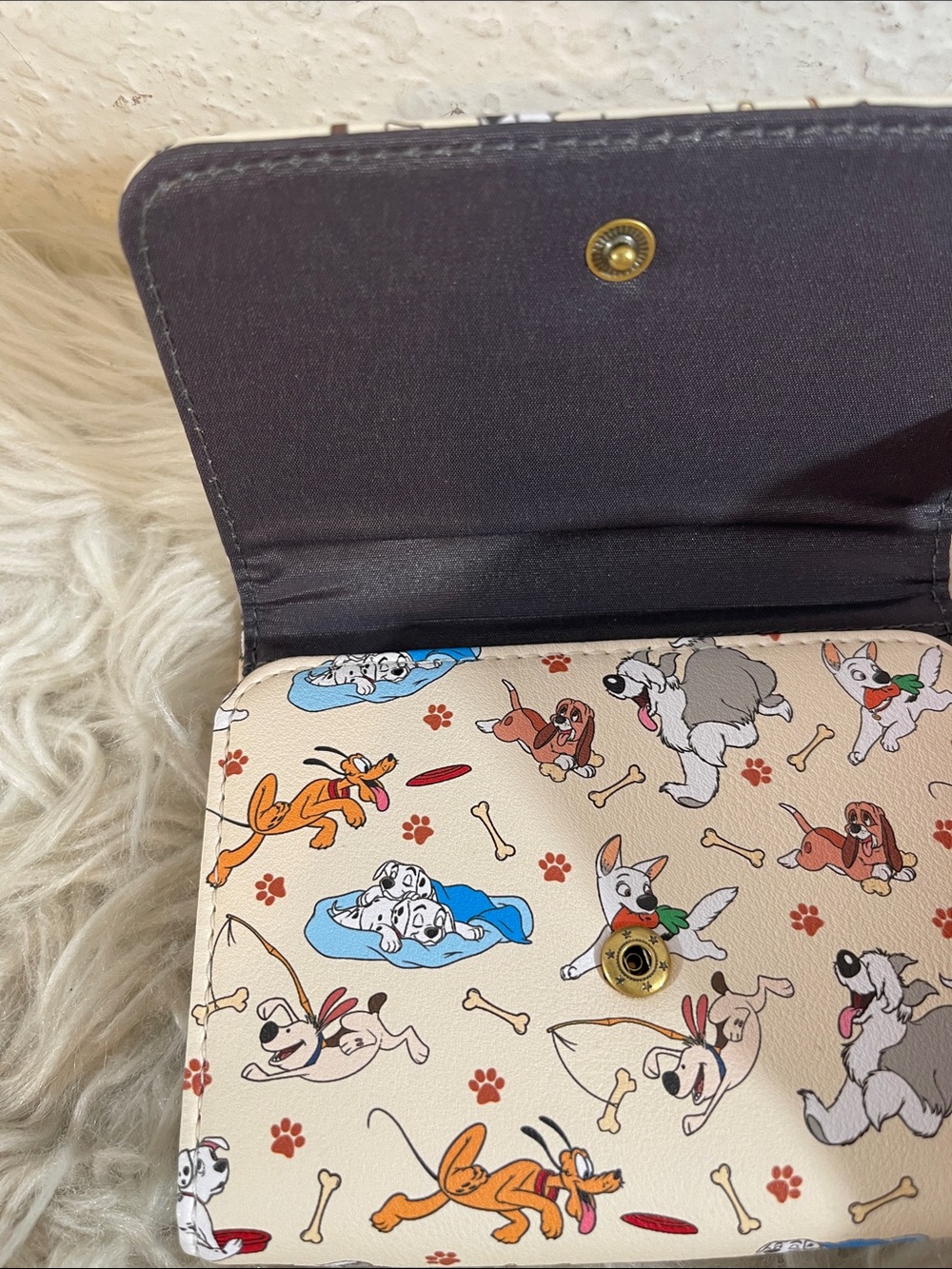 DISNEY LOUNGEFLY Dogs Play Mini Wallet Classic Cartoons NEW - Picture 5 of 9